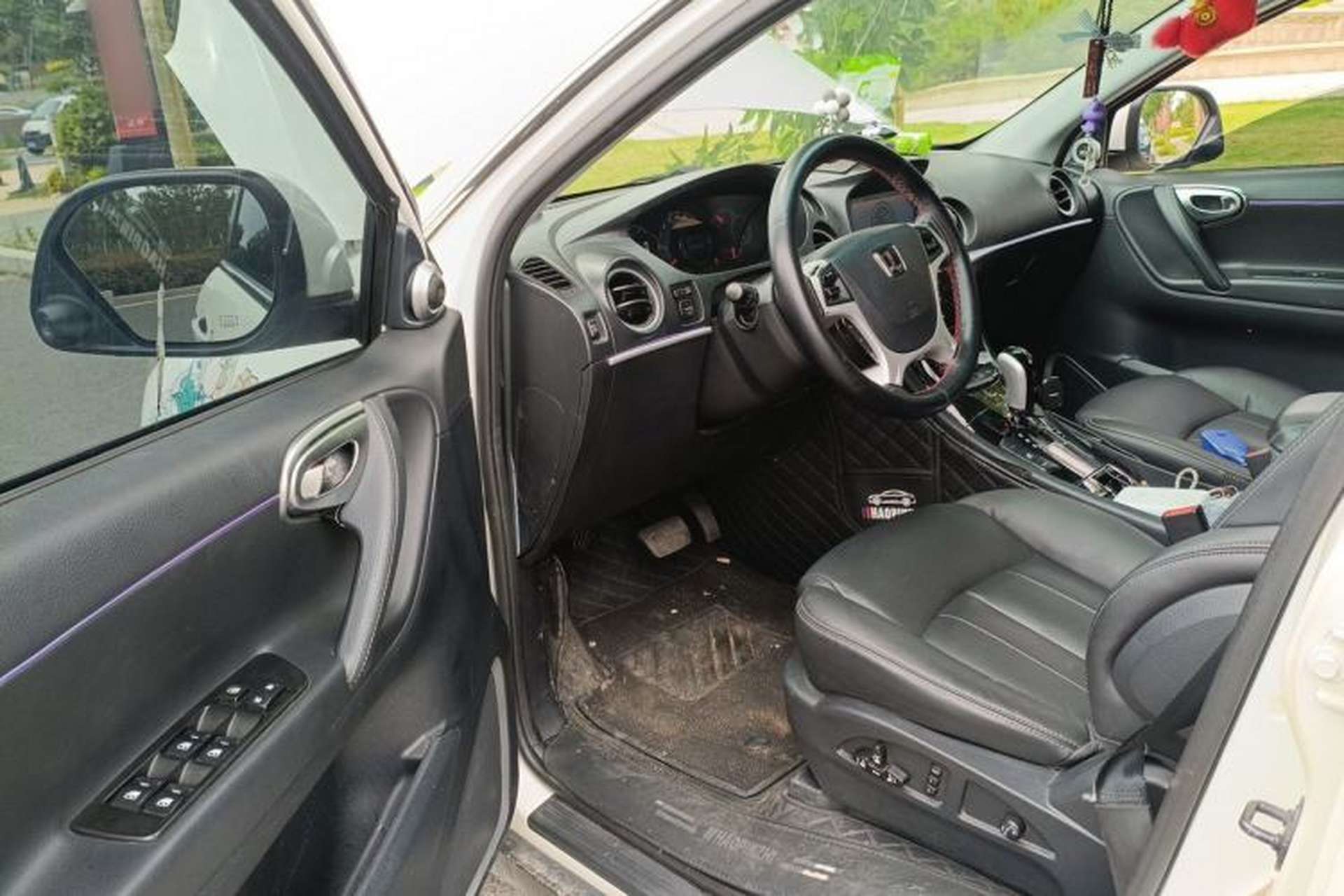 Used Luxgen Great 7 SUV 2014 2.2T Two-Wheel-Drive Smart Version Driver Seat
