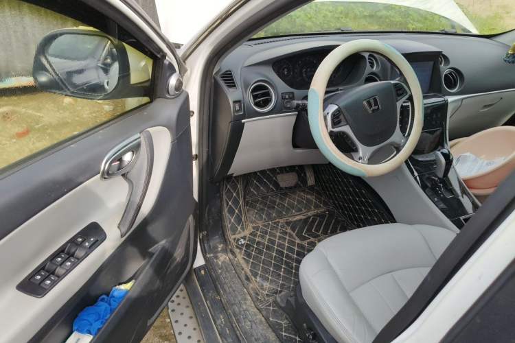 Used Luxgen Great 7 SUV 2014 2.2T Two-Wheel-Drive Smart Version Driver Seat