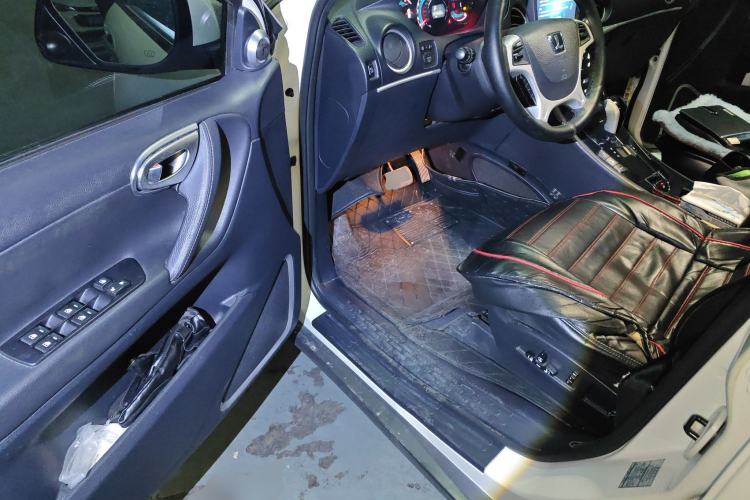 Used Luxgen Great 7 SUV 2014 2.2T Two-Wheel-Drive Smart Version Driver Seat