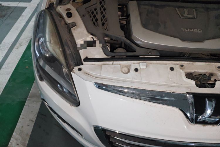 Used Luxgen Great 7 SUV 2014 2.2T Two-Wheel-Drive Smart Version Engine Bay Right