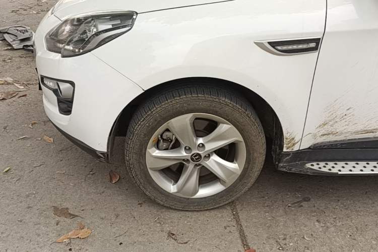 Used Luxgen Great 7 SUV 2014 2.2T Two-Wheel-Drive Smart Version Exterior 4