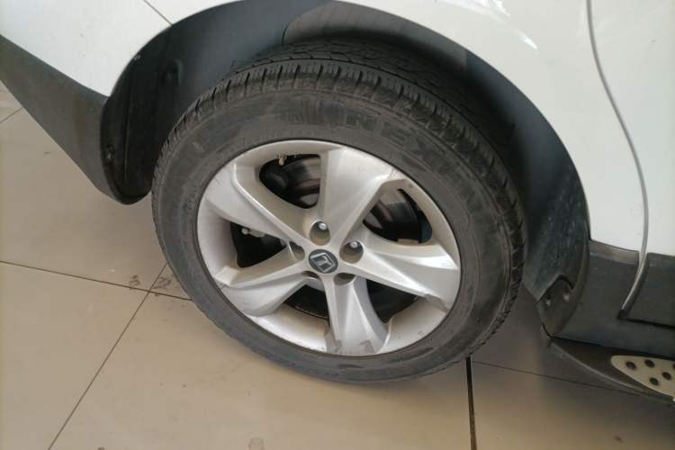 Used Luxgen Great 7 SUV 2014 2.2T Two-Wheel-Drive Smart Version Exterior 5