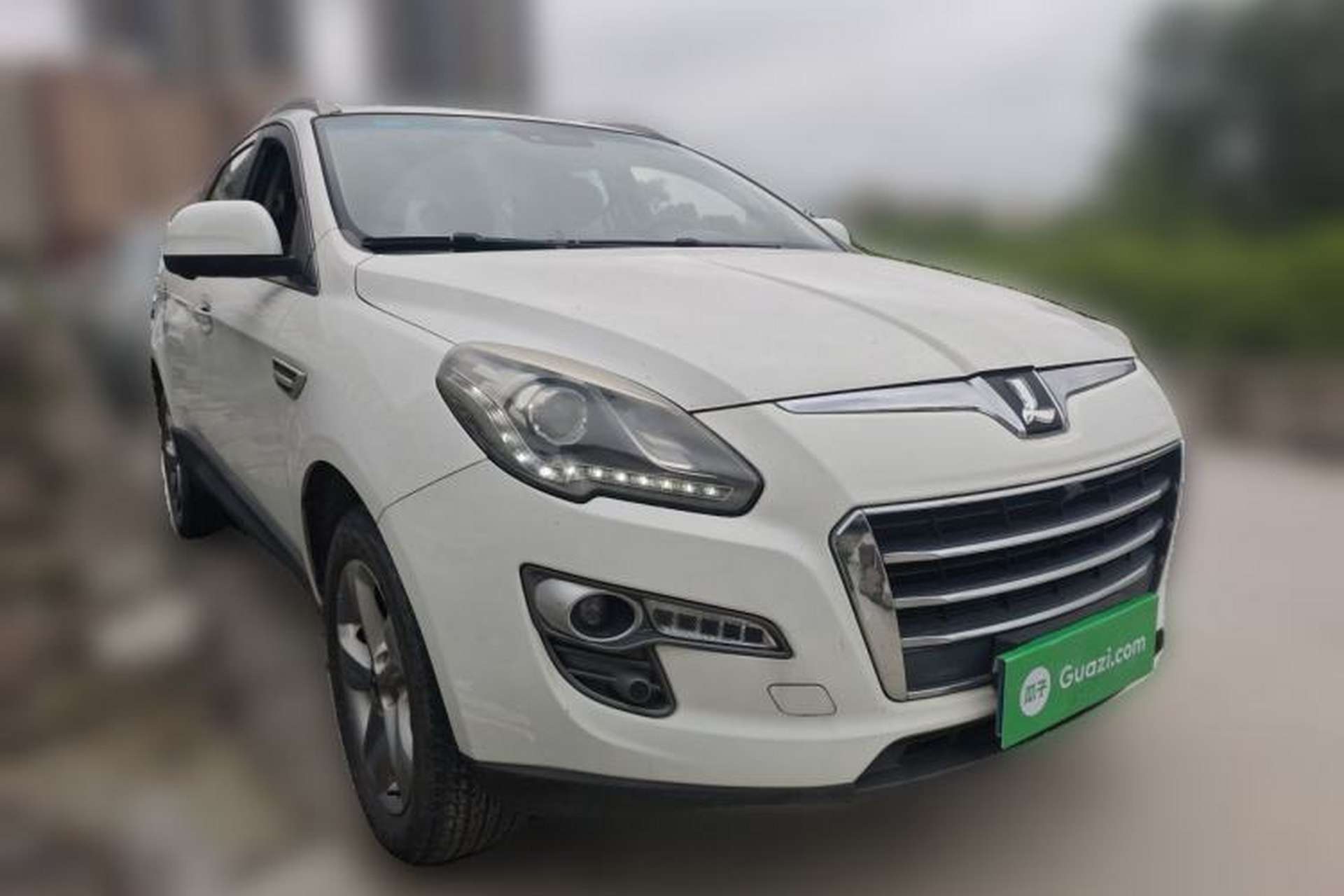 Used Luxgen Great 7 SUV 2014 2.2T Two-Wheel-Drive Smart Version Front Right 45 Deg