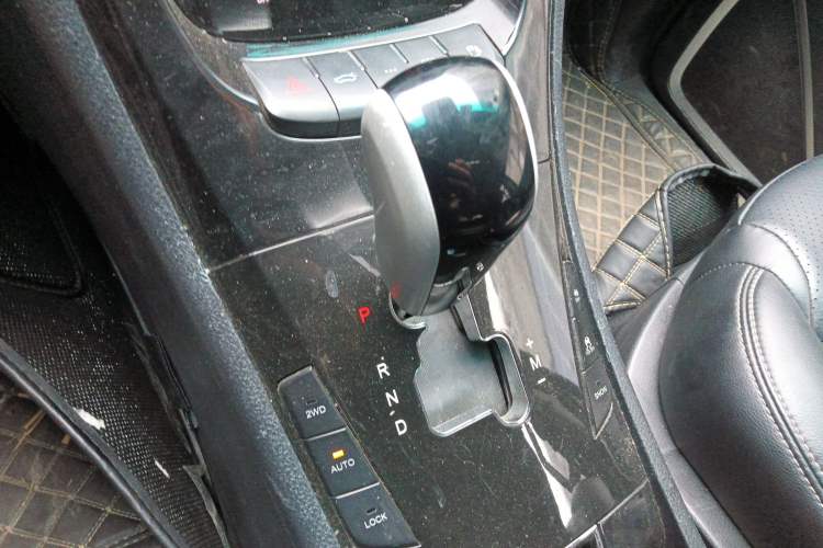 Used Luxgen Great 7 SUV 2014 2.2T Four-Wheel Drive Flagship Version Gear Lever