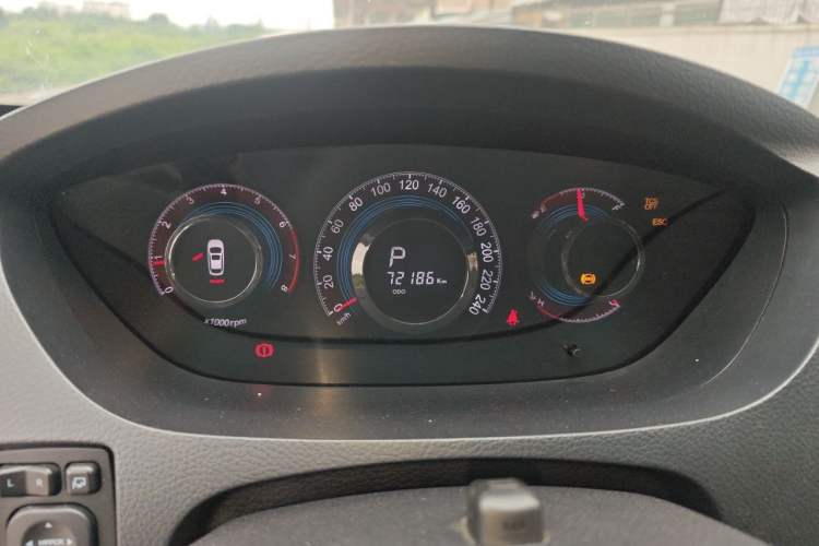 Used Luxgen Great 7 SUV 2014 2.2T Two-Wheel-Drive Smart Version Instrument Cluster