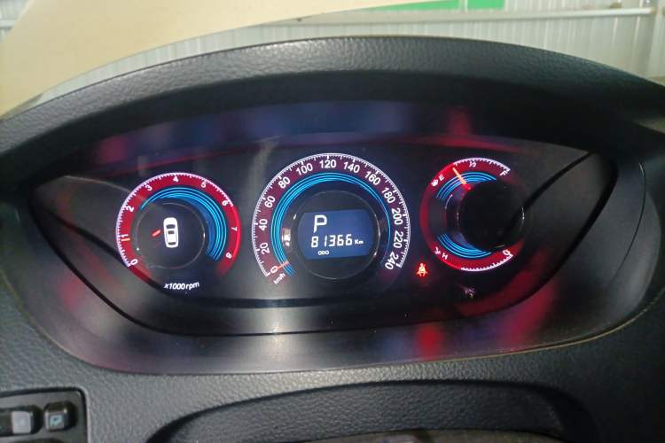 Used Luxgen Great 7 SUV 2014 2.2T Two-Wheel-Drive Smart Version Instrument Cluster