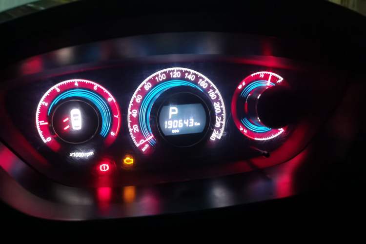 Used Luxgen Great 7 SUV 2014 2.2T Four-Wheel Drive Prestige Version Instrument Cluster