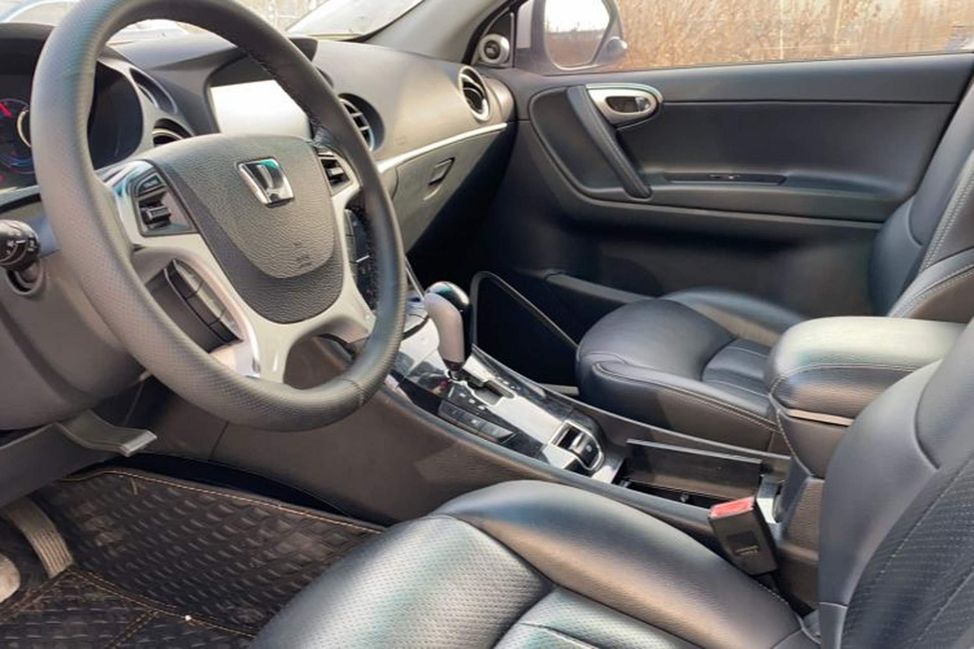 Used Luxgen Great 7 SUV 2014 2.2T Two-Wheel-Drive Smart Version Interior 2
