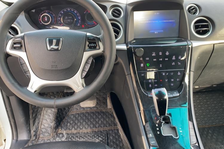 Used Luxgen Great 7 SUV 2014 2.2T Two-Wheel-Drive Smart Version Interior 3