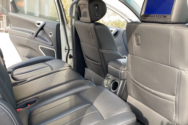 Used Luxgen Great 7 SUV 2014 2.2T Two-Wheel-Drive Smart Version Interior 5