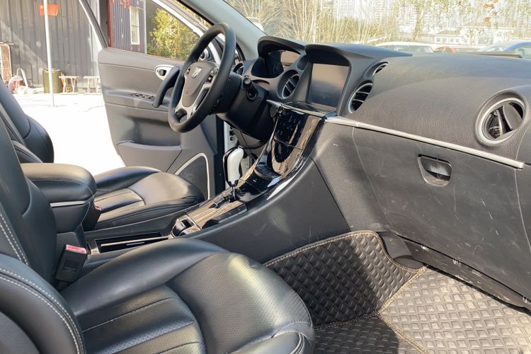 Used Luxgen Great 7 SUV 2014 2.2T Two-Wheel-Drive Smart Version Interior 6
