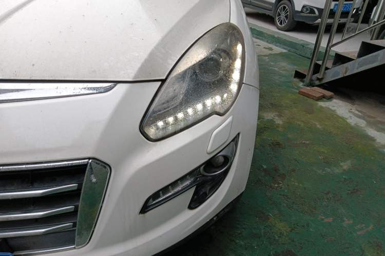 Used Luxgen Great 7 SUV 2014 2.2T Four-Wheel Drive Flagship Version Left Front Headlight