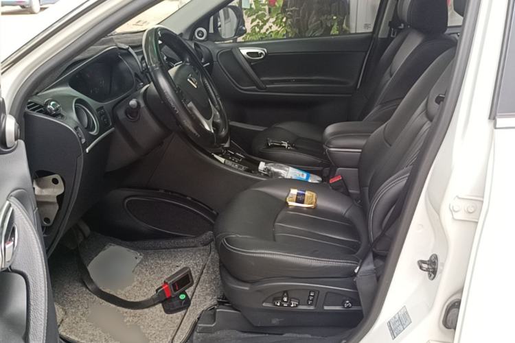 Used Luxgen Great 7 SUV 2014 2.2T Two-Wheel-Drive Smart Version Left Front Seat