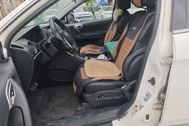 Used Luxgen Great 7 SUV 2014 2.2T Two-Wheel-Drive Smart Version Left Front Seat