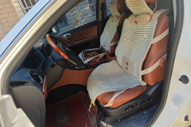 Used Luxgen Great 7 SUV 2014 Honor Collection Edition 2.2T Two-Wheel Drive Smart Model Left Front Seat