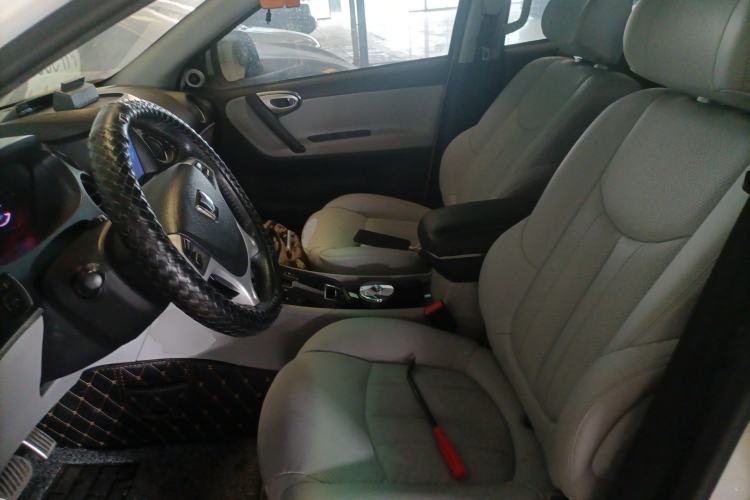 Used Luxgen Great 7 SUV 2014 2.2T Two-Wheel-Drive Smart Version Left Front Seat