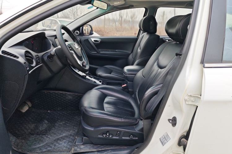 Used Luxgen Great 7 SUV 2014 2.2T Two-Wheel-Drive Smart Version Left Front Seat