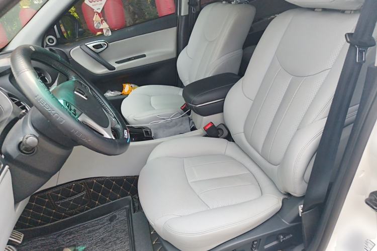 Used Luxgen Great 7 SUV 2014 2.2T Two-Wheel-Drive Smart Version Left Front Seat