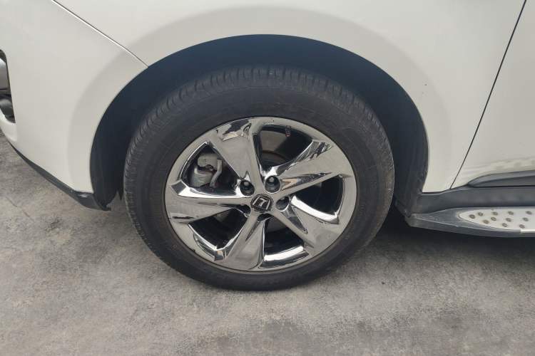 Used Luxgen Great 7 SUV 2014 2.2T Four-Wheel Drive Flagship Version Left Front Wheel Hub