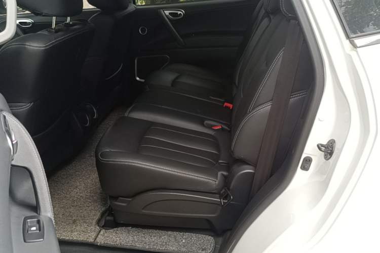 Used Luxgen Great 7 SUV 2014 2.2T Two-Wheel-Drive Smart Version Left Rear Seat