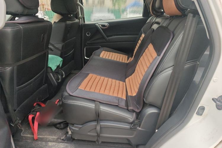 Used Luxgen Great 7 SUV 2014 2.2T Two-Wheel-Drive Smart Version Left Rear Seat