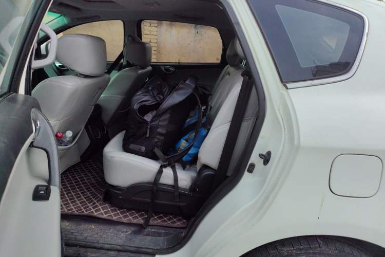 Used Luxgen Great 7 SUV 2014 2.2T Four-Wheel Drive Prestige Version Left Rear Seat