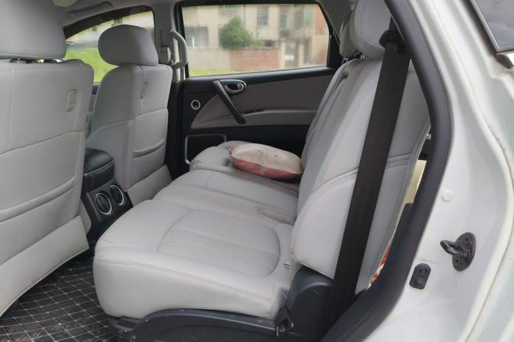 Used Luxgen Great 7 SUV 2014 2.2T Two-Wheel-Drive Smart Version Left Rear Seat