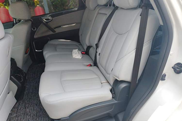 Used Luxgen Great 7 SUV 2014 2.2T Two-Wheel-Drive Smart Version Left Rear Seat