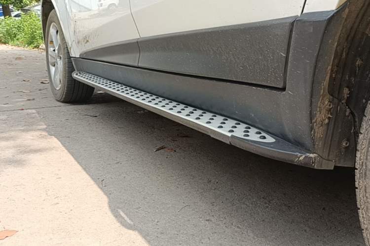 Used Luxgen Great 7 SUV 2014 2.2T Two-Wheel-Drive Smart Version Left Side Sill