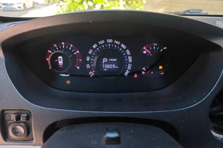 Used Luxgen Great 7 SUV 2014 Honor Collection Edition 2.2T Two-Wheel Drive Smart Model Odometer Close Up