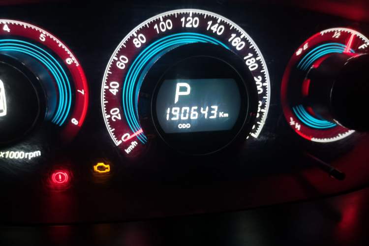 Used Luxgen Great 7 SUV 2014 2.2T Four-Wheel Drive Prestige Version Odometer Close Up