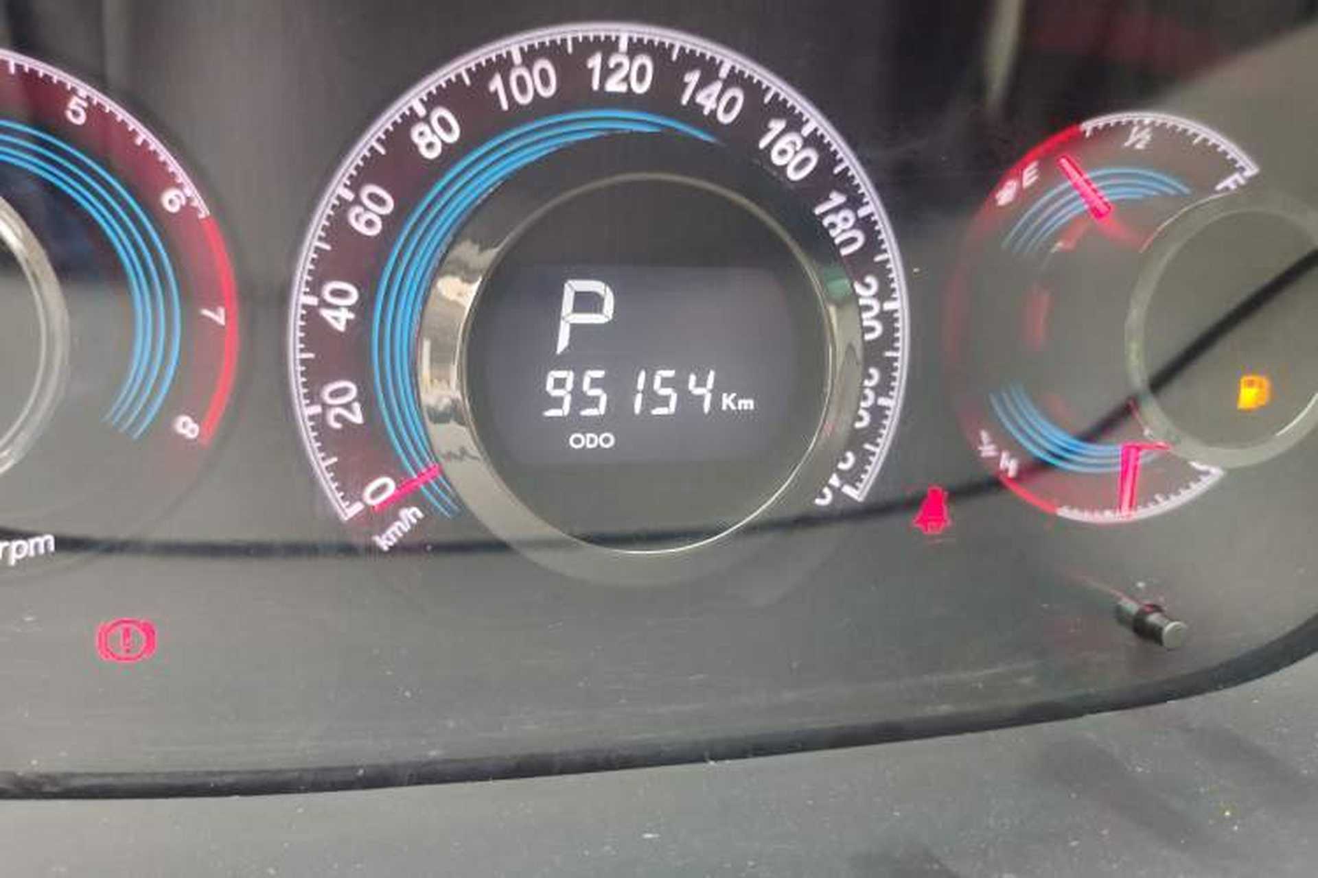 Used Luxgen Great 7 SUV 2014 2.2T Four-Wheel Drive Flagship Version Odometer Close Up