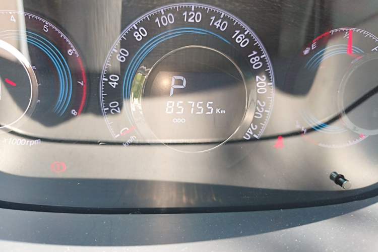 Used Luxgen Great 7 SUV 2014 2.2T Two-Wheel-Drive Smart Version Odometer Close Up