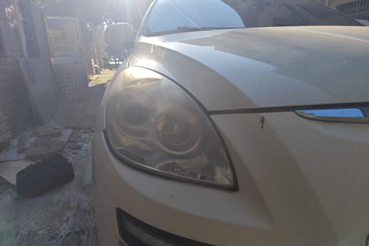 Used Luxgen Great 7 SUV 2014 Honor Collection Edition 2.2T Two-Wheel Drive Smart Model Right Front Headlight