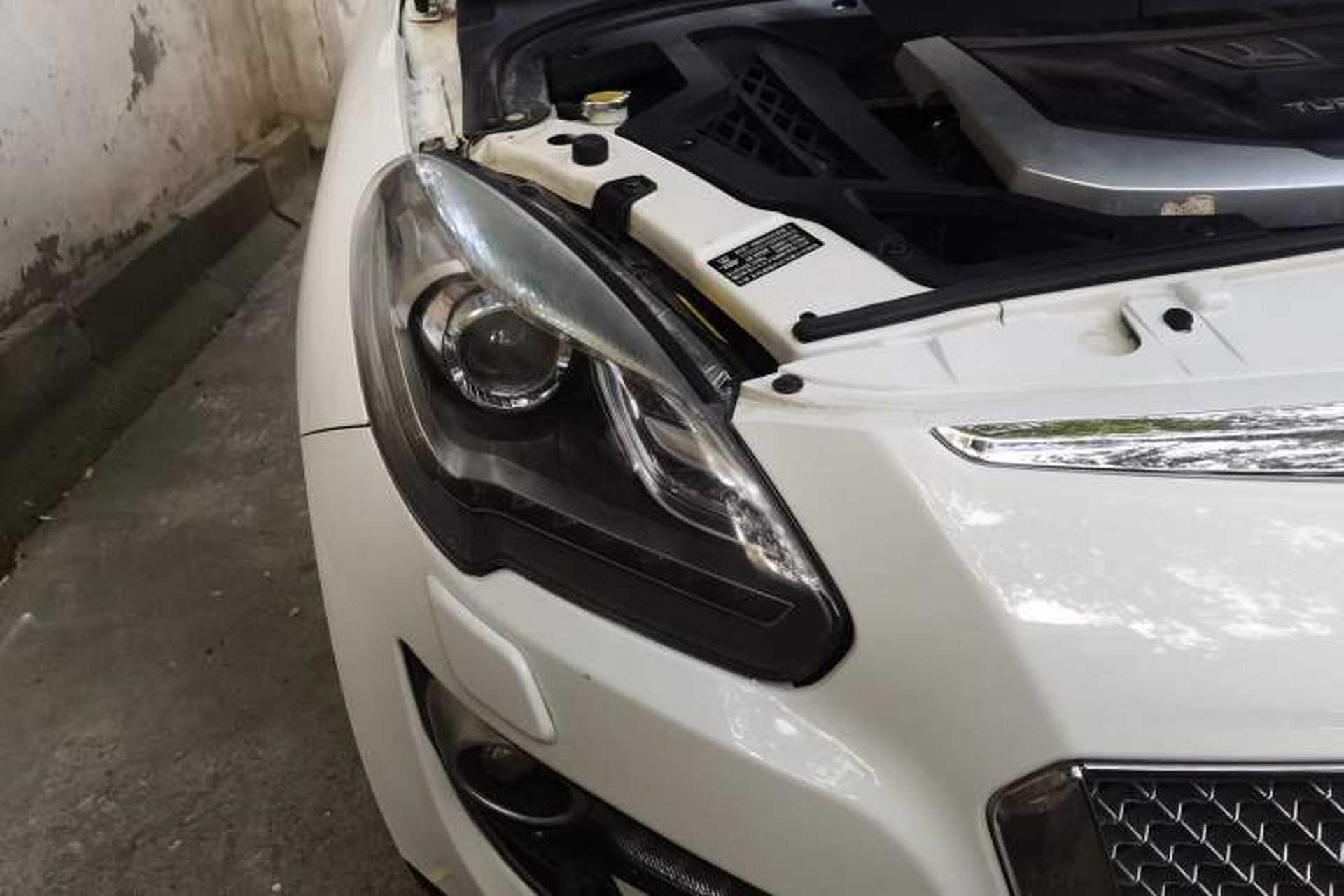 Used Luxgen Great 7 SUV 2014 2.2T Four-Wheel Drive Prestige Version Right Front Headlight