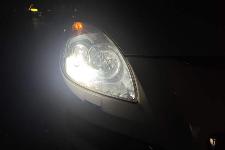 Used Luxgen Great 7 SUV 2014 2.2T Four-Wheel Drive Prestige Version Right Front Headlight