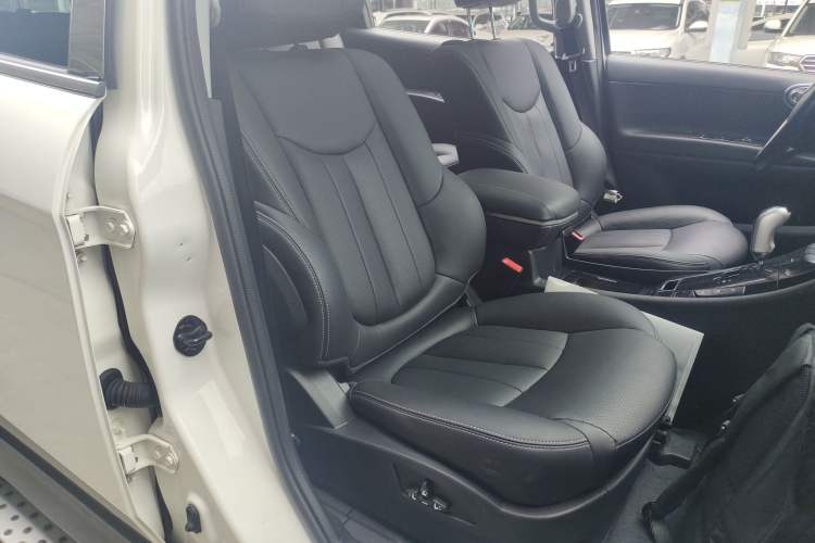 Used Luxgen Great 7 SUV 2014 2.2T Four-Wheel Drive Flagship Version Right Front Seat