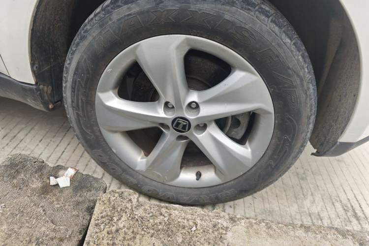 Used Luxgen Great 7 SUV 2014 2.2T Two-Wheel-Drive Smart Version Right Front Wheel Hub