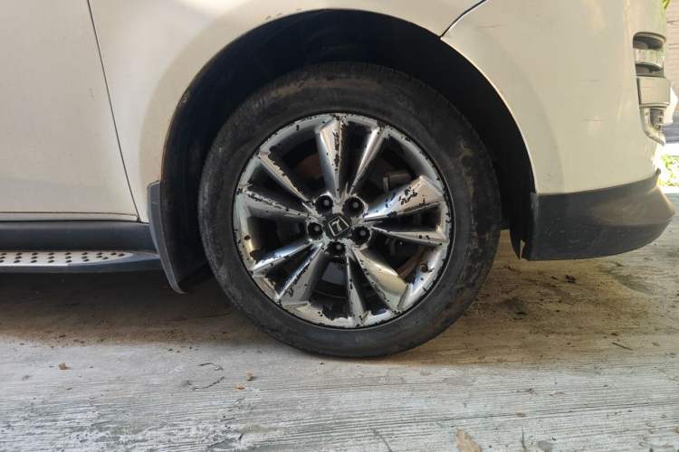 Used Luxgen Great 7 SUV 2014 Honor Collection Edition 2.2T Two-Wheel Drive Smart Model Right Front Wheel Hub