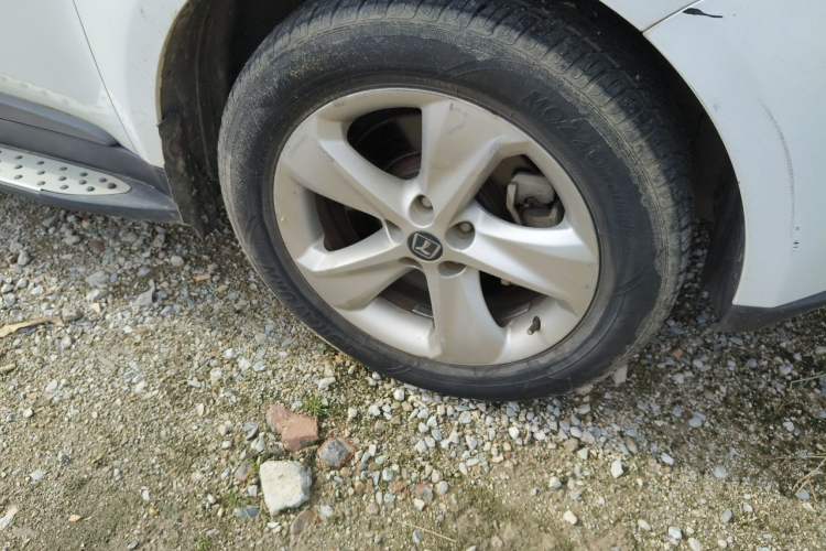 Used Luxgen Great 7 SUV 2014 2.2T Two-Wheel-Drive Smart Version Right Front Wheel Hub