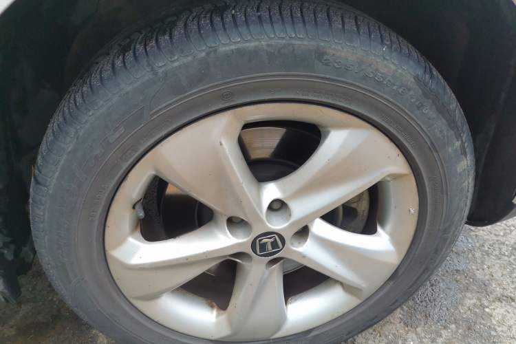 Used Luxgen Great 7 SUV 2014 2.2T Two-Wheel-Drive Smart Version Right Front Wheel Hub