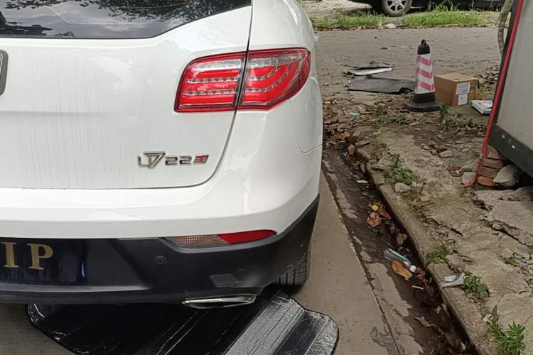 Used Luxgen Great 7 SUV 2014 2.2T Two-Wheel-Drive Smart Version Right Rear Taillight