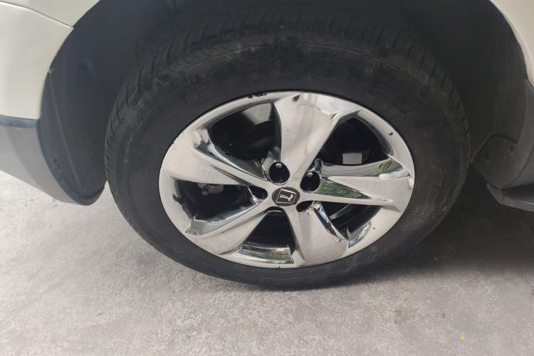 Used Luxgen Great 7 SUV 2014 2.2T Four-Wheel Drive Flagship Version Right Rear Wheel Hub
