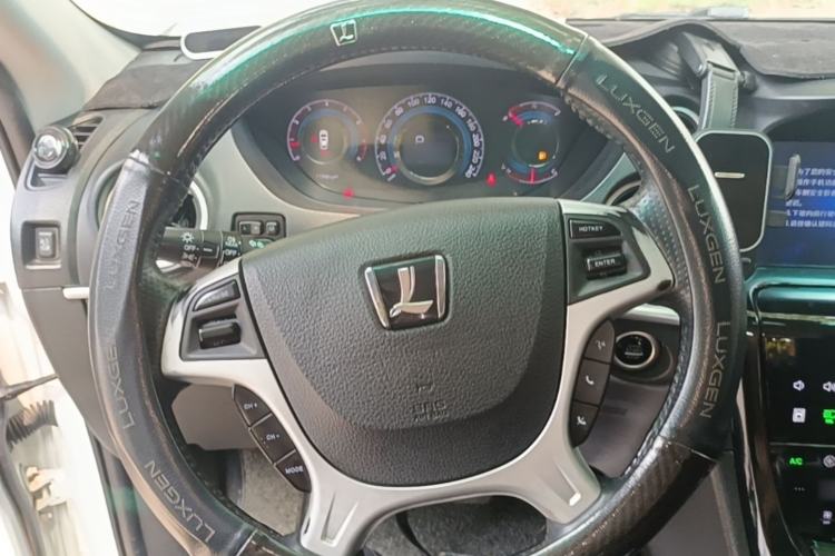 Used Luxgen Great 7 SUV 2014 2.2T Two-Wheel-Drive Smart Version Steering Wheel