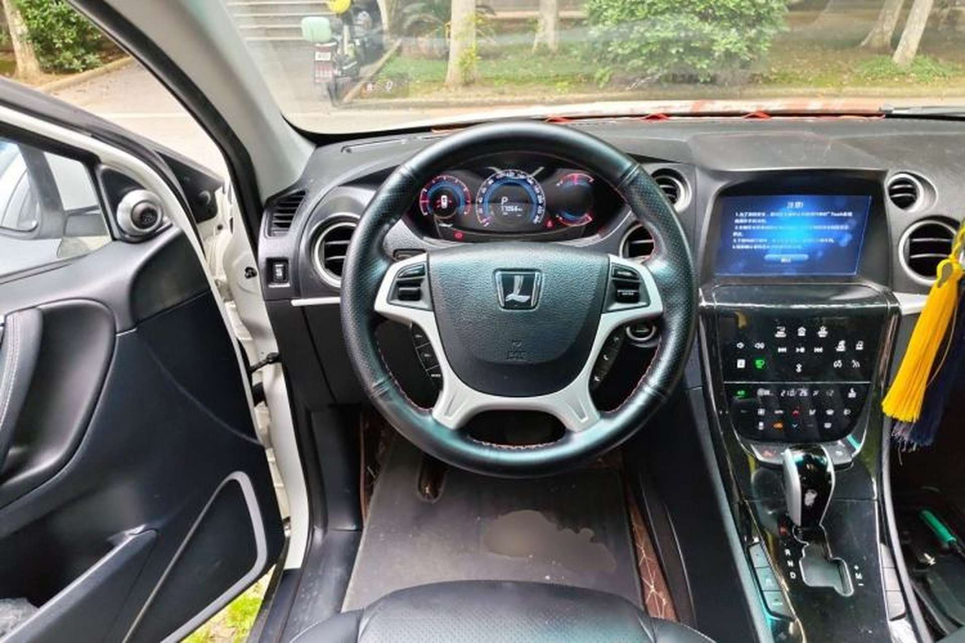 Used Luxgen Great 7 SUV 2014 Honor Collection Edition 2.2T Two-Wheel Drive Smart Model Steering Wheel