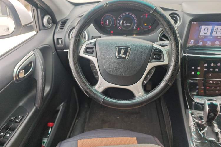 Used Luxgen Great 7 SUV 2014 2.2T Two-Wheel-Drive Smart Version Steering Wheel