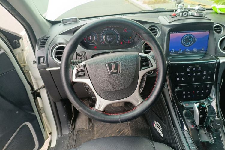 Used Luxgen Great 7 SUV 2014 2.2T Two-Wheel-Drive Smart Version Steering Wheel
