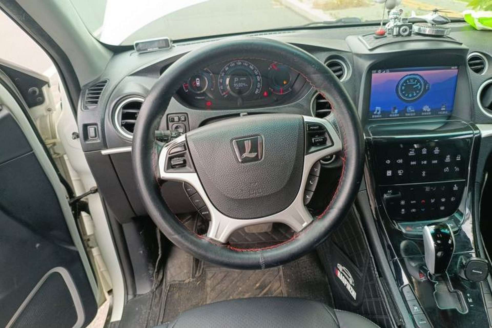 Used Luxgen Great 7 SUV 2014 2.2T Two-Wheel-Drive Smart Version Steering Wheel