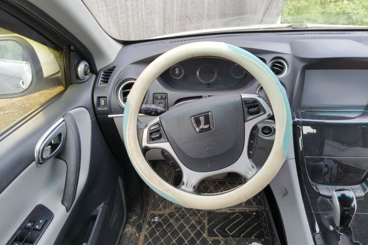 Used Luxgen Great 7 SUV 2014 2.2T Two-Wheel-Drive Smart Version Steering Wheel
