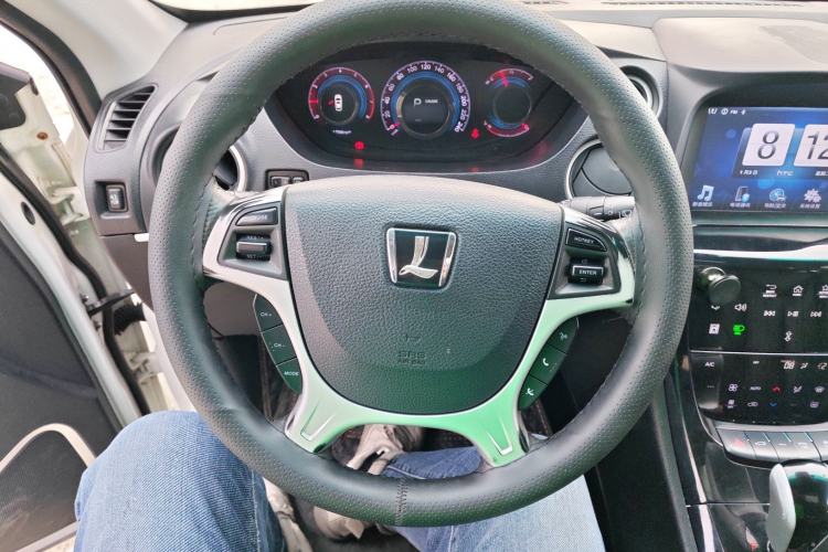 Used Luxgen Great 7 SUV 2014 2.2T Two-Wheel-Drive Smart Version Steering Wheel